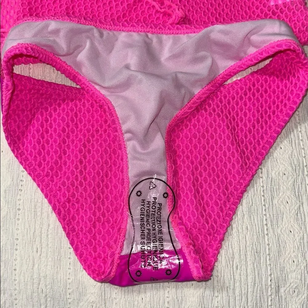 XS-S 160 Bright Pink Honey Comb Textured Bikini Set and Side Tie Cover Up